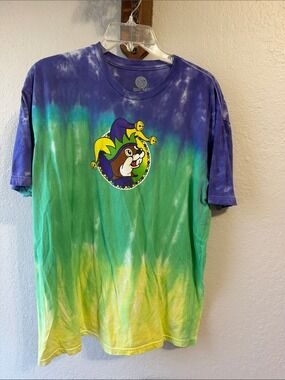 Buc-ee’s tie dyed Mardi Gras shirt